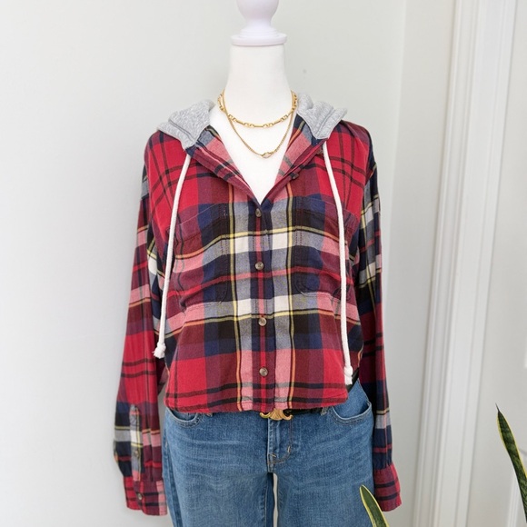 American Eagle Hooded Plaid Flannel Shirt Cropped Red Layered Hoodie S - Picture 2 of 10